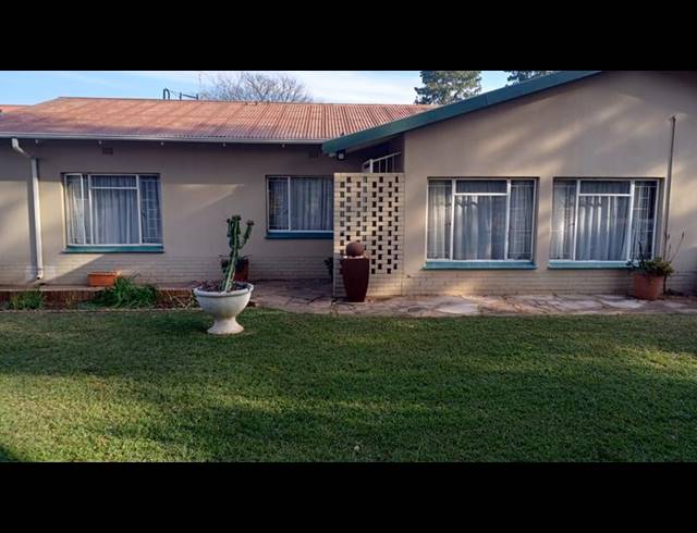 4 BEDROOM HOUSE FOR SALE IN VALHALLA